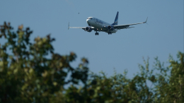 Опасный аккумулятор: запретят ли провозить пауэрбанки на борту самолета