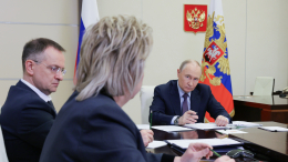 Путин предложил учредить День языков народов России