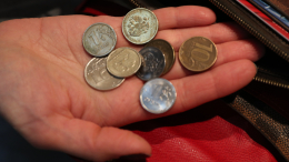 «Я не могу это себе позволить». Чем опасна мода на скромный образ жизни