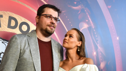 Харламов ответил на слухи о беременности Ковальчук