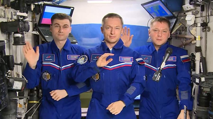 «Место силы»: космонавты поздравили россиян с Днем России
