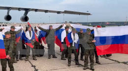 Самолет с третьей группой российских военнопленных приземлился в Подмосковье