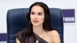 Алина Загитова показала, как создает музыку для своего ледового рок-мюзикла