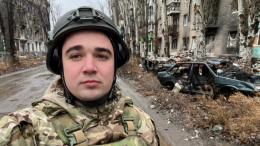 Родителям военкора «Известий» Федорчака передали медаль «Доблесть и отвага»