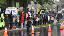 На митинге No Kings в США произошла стрельба