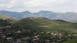 Группе российских граждан удалось покинуть Иран через границу с Азербайджаном