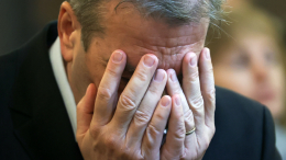 «Слезы — не слабость»: психолог разрешила мужчинам плакать