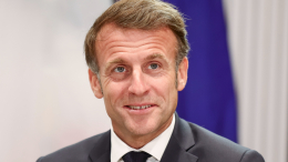 Трамп: Макрон жаждет внимания общественности