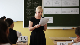 Число набравших на ЕГЭ более 60 баллов выросло с 166 тысяч до 184