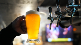 Хирург рассказал о скрытых рисках употребления пива
