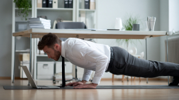 Худеем на работе: как убрать живот и подтянуть тело, не выходя из офиса