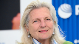 «Коммуникационная тирания»: Кнайсль охарактеризовала западные СМИ