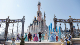 Неравный «брак»: во Франции британец пытался жениться на девятилетней девочке