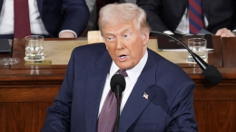 «Никакого ущерба»: Дональд Трамп высказался об иранской атаке по авиабазе США