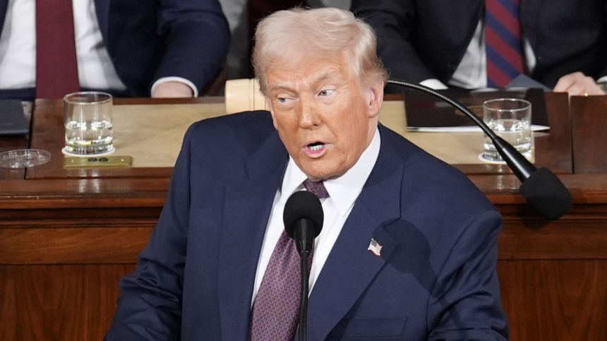 «Никакого ущерба»: Дональд Трамп высказался об иранской атаке по авиабазе США «Никакого ущерба»: Дональд Трамп высказался об иранской атаке по авиабазе США
