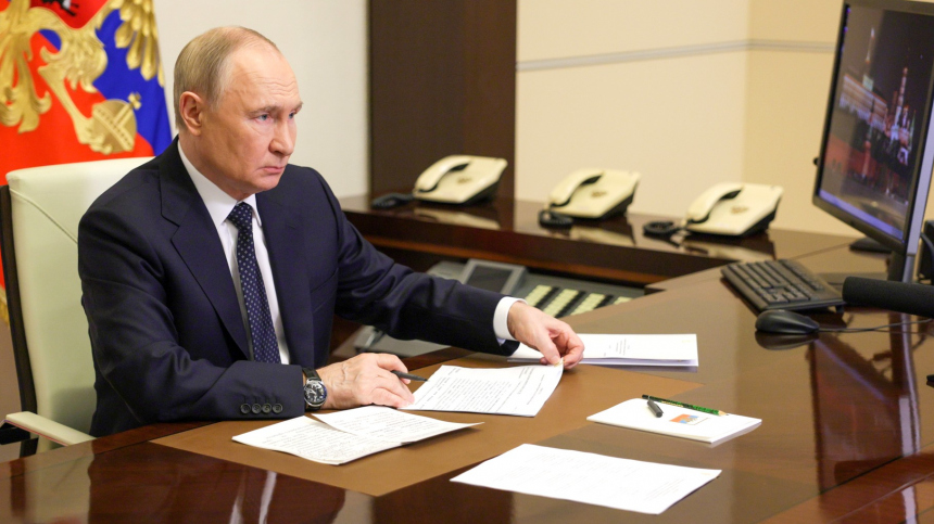Путин подписал закон о защите русского языка в публичном пространстве Путин подписал закон о защите русского языка в публичном пространстве