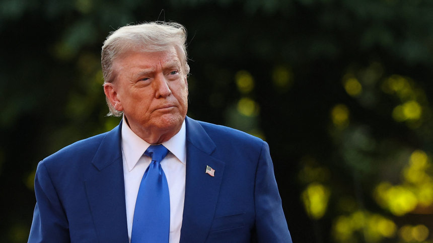 «Бомби Иран» — Трамп выложил видео полета истребителя под ироничный трек