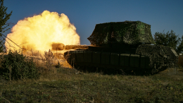 Т-80БВМ уничтожил опорный пункт ВСУ. Лучшее видео из зоны СВО