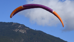 Шпагат в воздухе: гимнастка Кулагина исполнила красивый трюк над Шерегешем