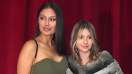 «Она блокирует его в моем блоге»: Боня рассказала про нового бойфренда 13-летней дочери