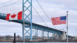 Трамп: США прекращают все торговые переговоры с Канадой