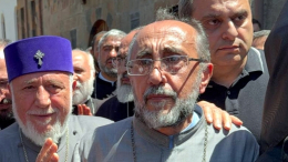 Архиепископа Микаэла Аджапахяна арестовали на два месяца