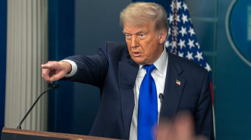 Трамп назвал «упрямым ослом» главу федеральной резервной системы США Трамп назвал «упрямым ослом» главу федеральной резервной системы США