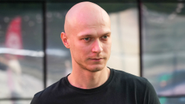 Остается? Юра Борисов получил роль в московском театре после приглашения в состав Американской киноакадемии