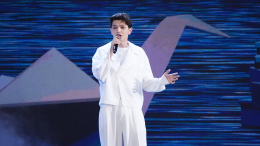 Певец AKMAL’ пожелал выпускникам запомнить «Алые Паруса» надолго