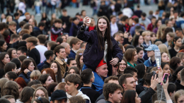 Выпускники на «Алых парусах» ждут всегда актуальных «Иванушек International»