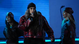 Добро побеждает зло: BEARWOLF устроила театральное шоу на сцене «Алых парусов»