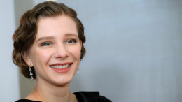 «Играет на фортепиано»: Елизавета Арзамасова рассказала о воспитании своих детей