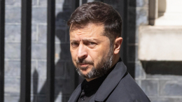 «Убрать кружку для подаяний»: Зеленскому запретили выпрашивать помощь на саммите НАТО