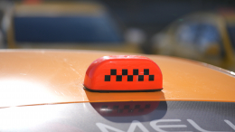 Перевозчики в России просят адаптировать автомобили под такси