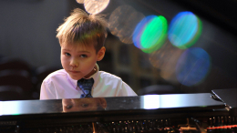 Более 100 тысяч детей обучаются в московских школах искусств