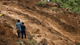 В Индии при оползнях и наводнениях погиб 51 человек