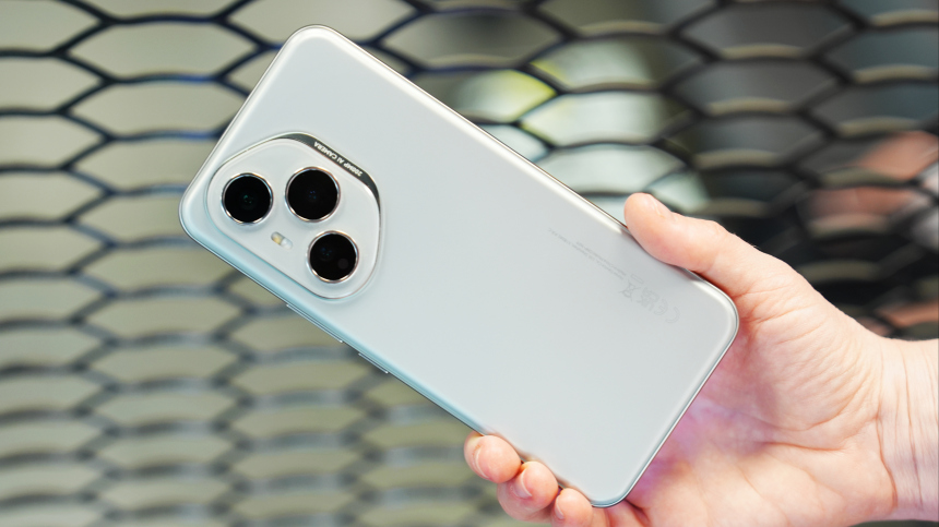 С начала сентября в России запретят продажу смартфонов без доступа к RuStore