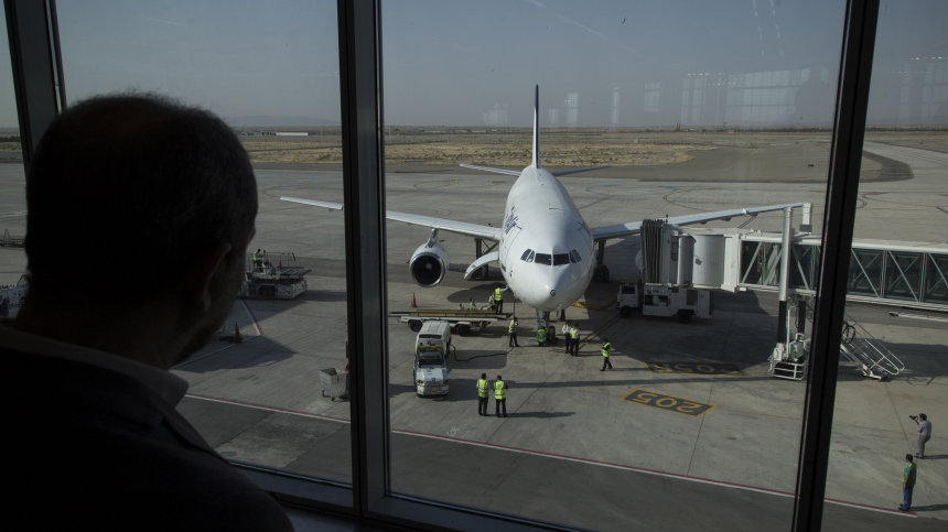 Иран открыл воздушное пространство и возобновил работу большинства аэропортов