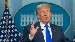 «Не продвинулись ни на шаг»: Трамп о телефонном разговоре с Путиным