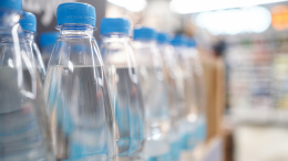 Московские предприниматели передали более 20 тонн питьевой воды в Мелитополь