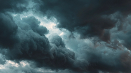 Ураган и ливень надвигаются на Москву