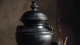 Бриллианты из праха родных: как новый тренд может навредить психике