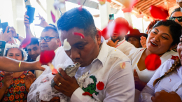 Мэр мексиканского города женился на крокодиле