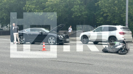 ДТП с участием автомобиля Bentley и электровелосипеда произошло в Москве