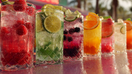 «Лишняя нагрузка на сердце»: какие напитки нельзя пить в жару