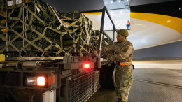 В Кремле негативно оценили новые поставки оружия США Украине