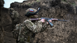 Штурмовики отрабатывают тактику захвата опорных пунктов ВСУ. Лучшее видео из зоны СВО