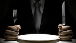 «Наш мозг устроен экономно»: почему люди срываются во время диеты