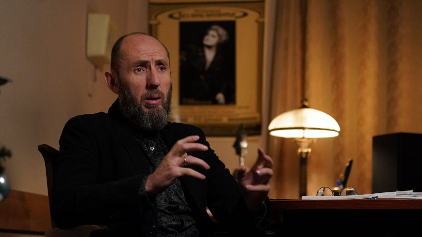 «Реконструкция здесь не нужна»: что говорил Кехман в 2021-м про ремонт в МХАТ