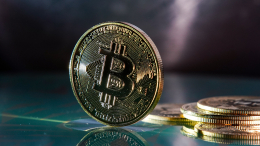 Bitcoin в ударе: стоимость монеты достигла исторического максимума